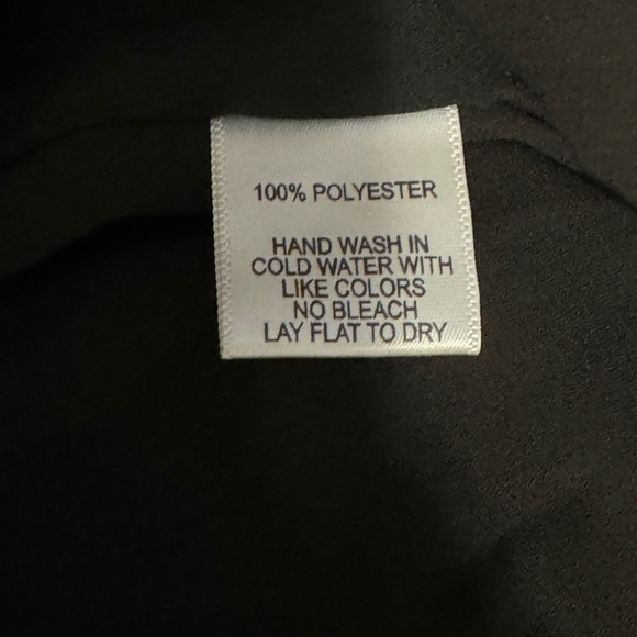 Gibson high neck bow back top! 1X - Picture 7 of 9